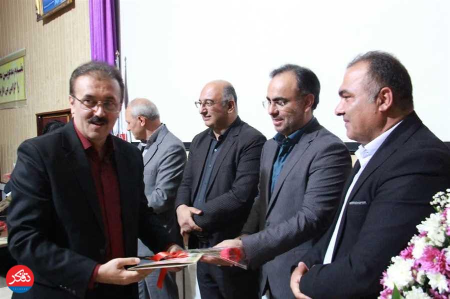 تجلیل از معلمان دبیرستان استعدادهای درخشان شهید بهشتی ناحیه یک ساری